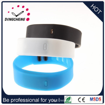 2015 Fashion Colorful Digital Silicone Bracelet Watch (DC-047)